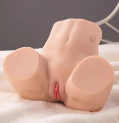 Maya Sucking And Vibrating RealFeel Masturbator Toy